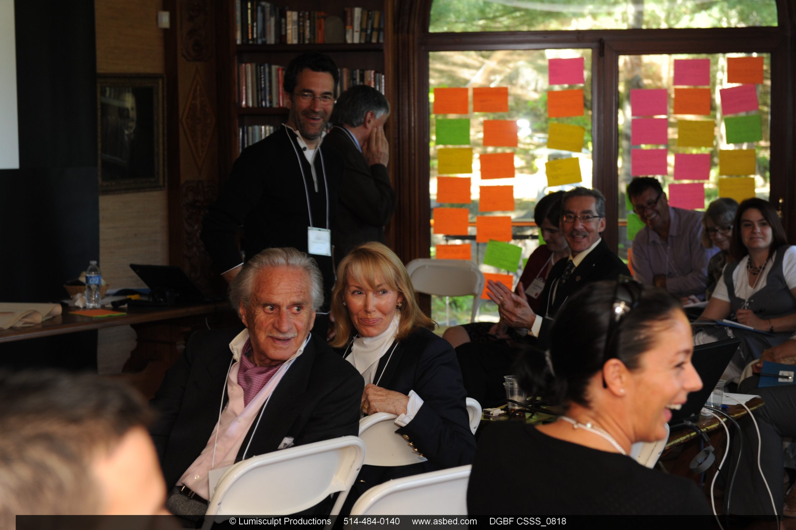 Philippe et Nan-b qui écoutent attentivement l’équipe de direction csss des Sommets et les médecins