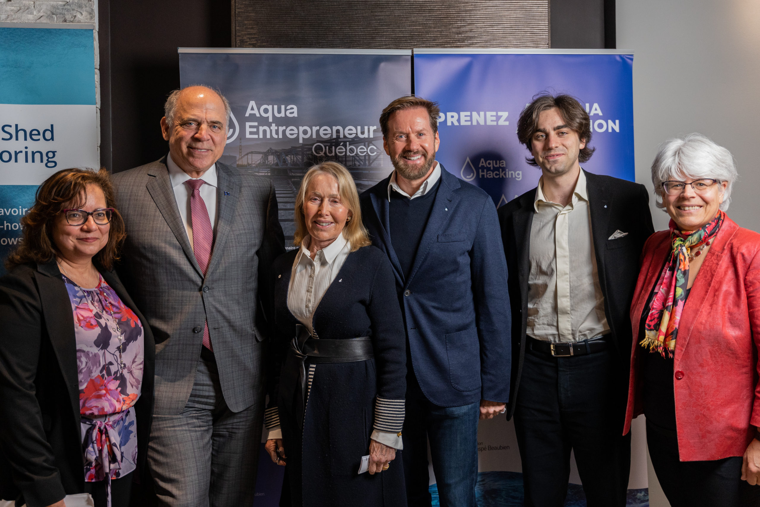 De gauche à droite : Soula Chronopoulos, Présidente de AquaAction, Pierre Fitzgibbon Ministre du MEIE, Nan-b de Gaspé Beaubien présidente du conseil de la Fondation de Gaspé Beaubien, François de Gaspé Beaubien président du conseil d’AquaAction, Louis-Alexandre de Gaspé Beaubien petit fils de Nan-b impliqué dans la cause de l’eau, Dominique Monchamp directrice générale de la Fondation de Gaspé Beaubien.